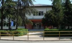Teolog u biblioteci, a bibliotekari na čekanju