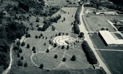 Čudovišne marionete u Srebrenici
