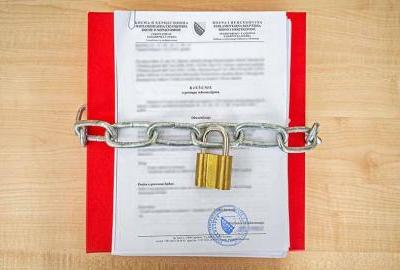 SLOBODNI PRISTUP INFORMACIJAMA: „Nemoj sa mnom pokušavati o pravu, tanka si!“