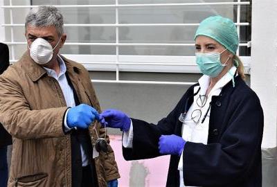 Načelnik, važniji od deset drugih, voli donirati bez tendera