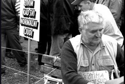 PROTESTI U BANJOJ LUCI: Ukrali su nam 25 godina života i 50 milijardi maraka