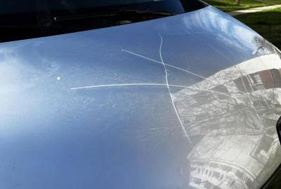 Oštećeni automobili novinara Morače i Trifunovića