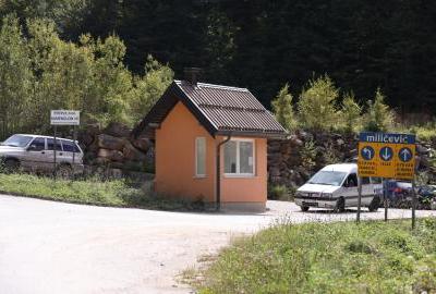 Kad propadne jedna firma, Miličevići osnuju novu sa istim radnicima i mašinama
