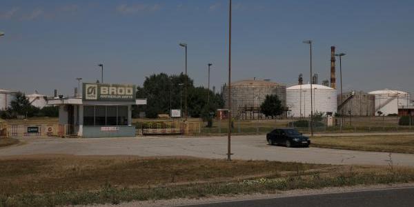 Predaja naftne industrije RS „nepoznatim“ kupcima