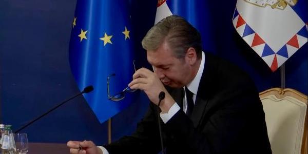 Maskirani napadači, šamari, krv, Vučićev call centar i spremna Žandarmerija