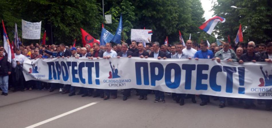 Dodikov koncert, izdajnici, lopovi, Davutoglu, Srbija...nazad u autobuse