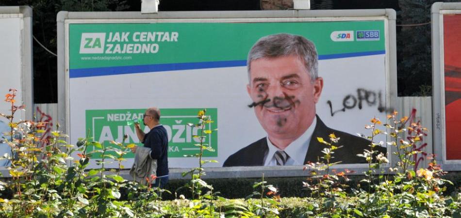Stranačka okupacija plakatima