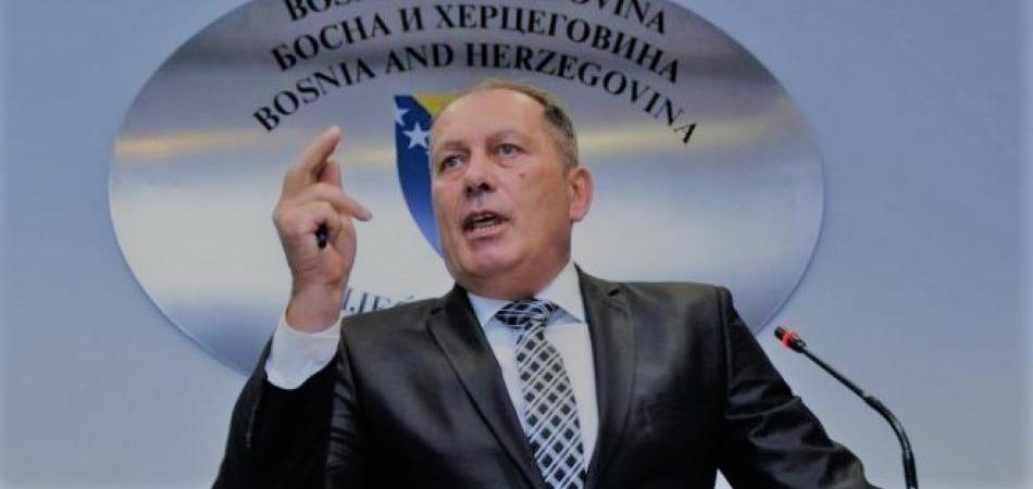 Organizovani kriminal je ušao u sve pore života, urušava političke i ekonomske odnose!