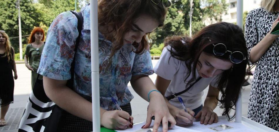 Građani potpisuju krivičnu prijavu protiv Milana Tegeltije