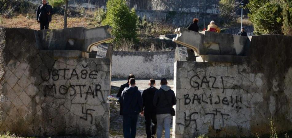 Glasali ste, pa sada strahujte!