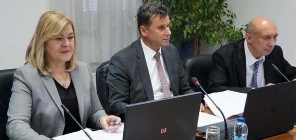 Ekonomija stagnira, ključni reformski zakoni još nisu usvojeni