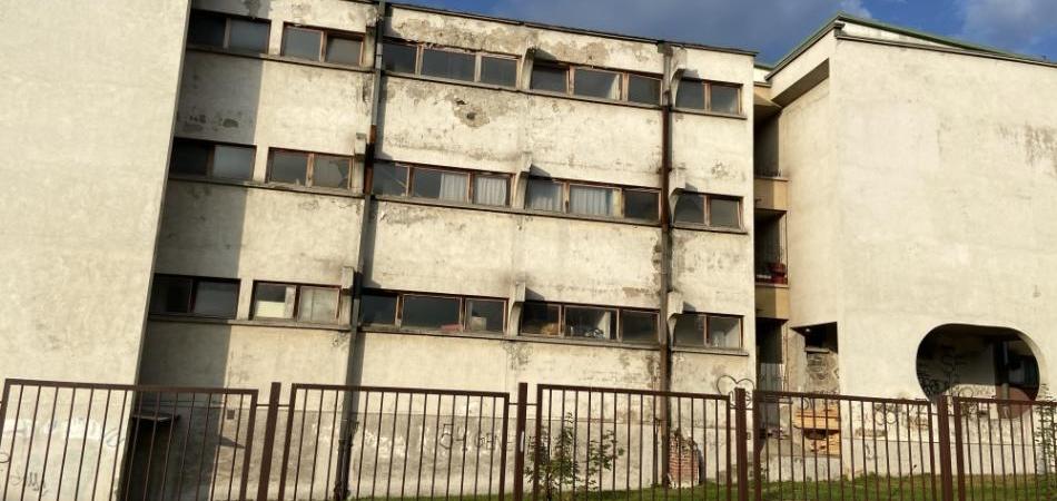 Hamdija imenuje Selvira, Selvir imenuje Hamdijinu rodicu i zapošljava svoju suprugu