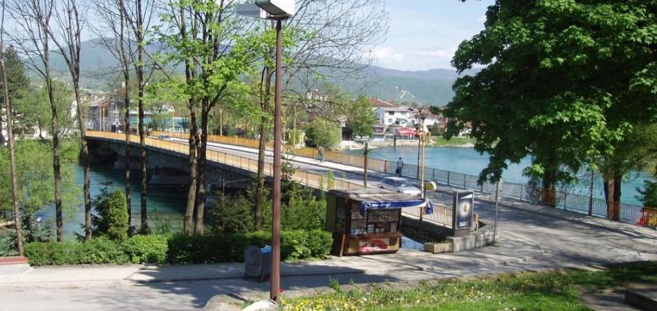 BIHAĆ: Otkrivena koruptivna mreža u kantonalnoj upravi za šumarstvo