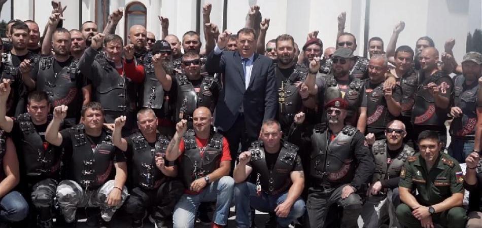 Zašto humanitarni radnici vježbaju gađanje u vojnom centru u Nišu?