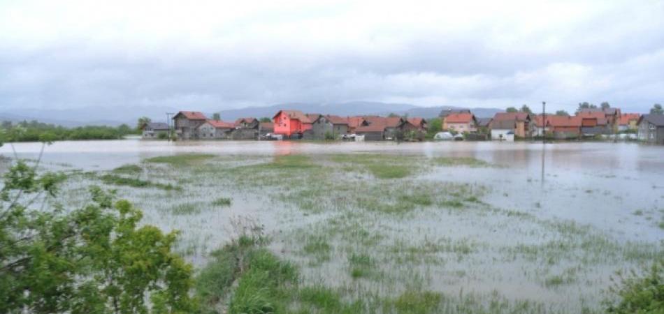 ČELINAC: Muškarac i žena stradali u poplavama