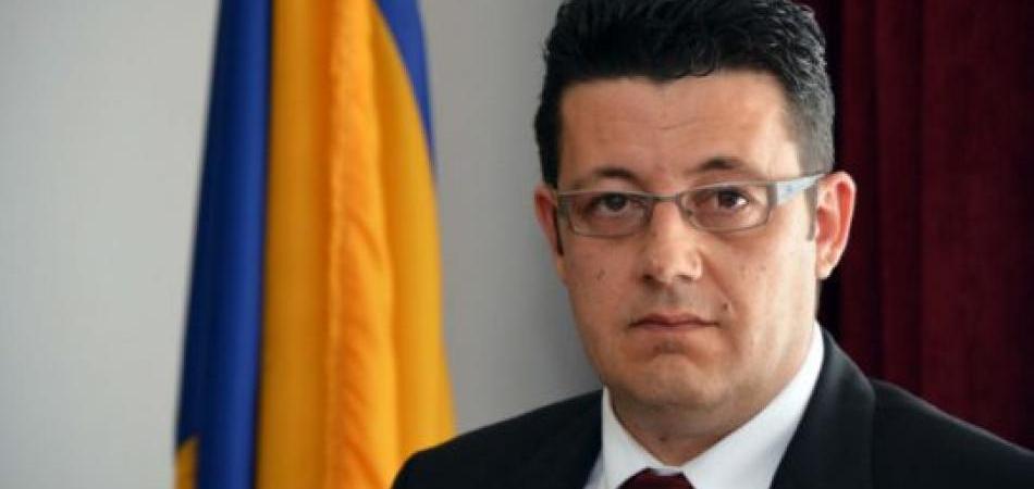 Promocije ministara preko leđa neopremljene policije