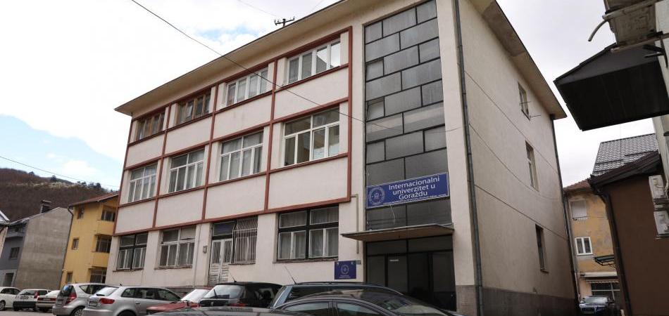 Na 14 studijskih programa radi nekoliko nastavnika, asistenata nema...