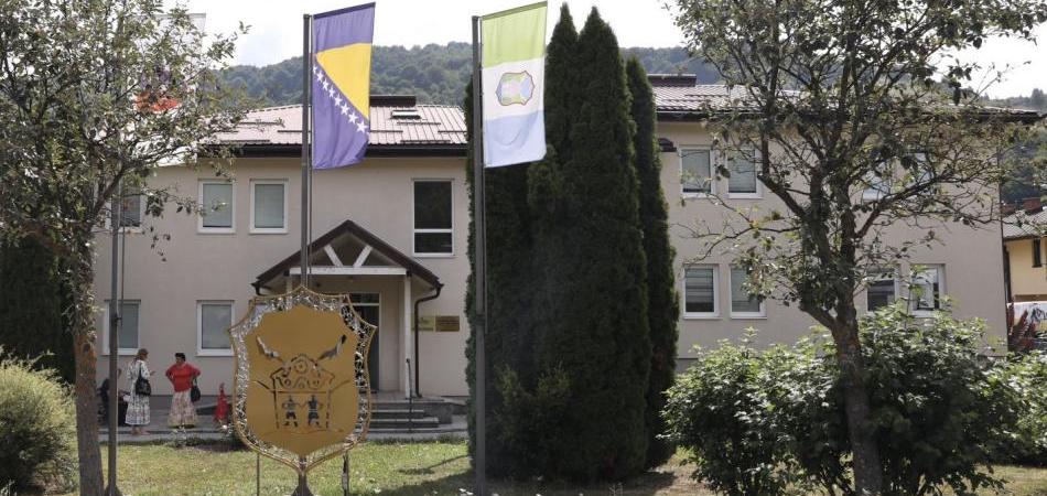 Službenici Općine Trnovo prijavljeni zbog protivpravnog zauzimanja nekretnine