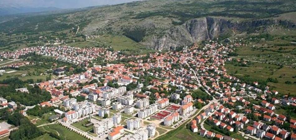 Vlasti se hvale infrastrukturnim projektima, oporbenjaci zamjeraju niz nepravilnosti