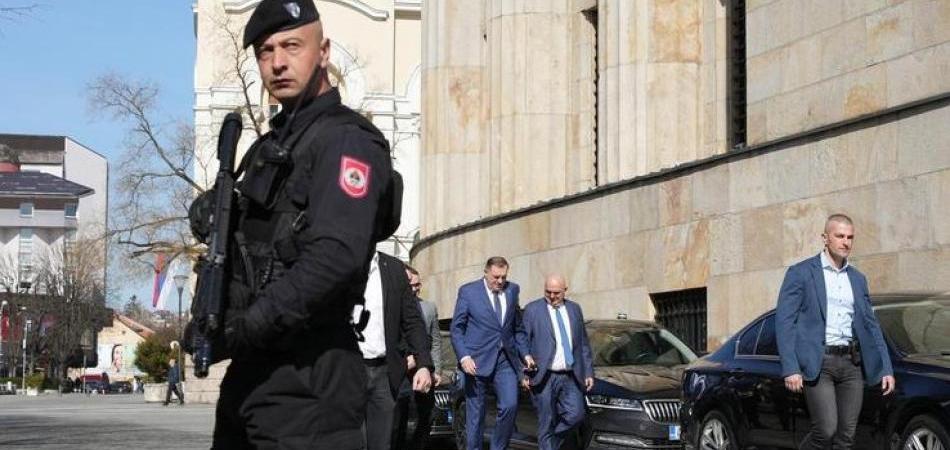 Policija je Dodiku važnija od ljekara i profesora - čuvaju ga od hapšenja