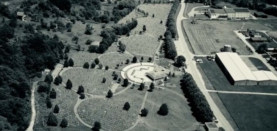 Čudovišne marionete u Srebrenici
