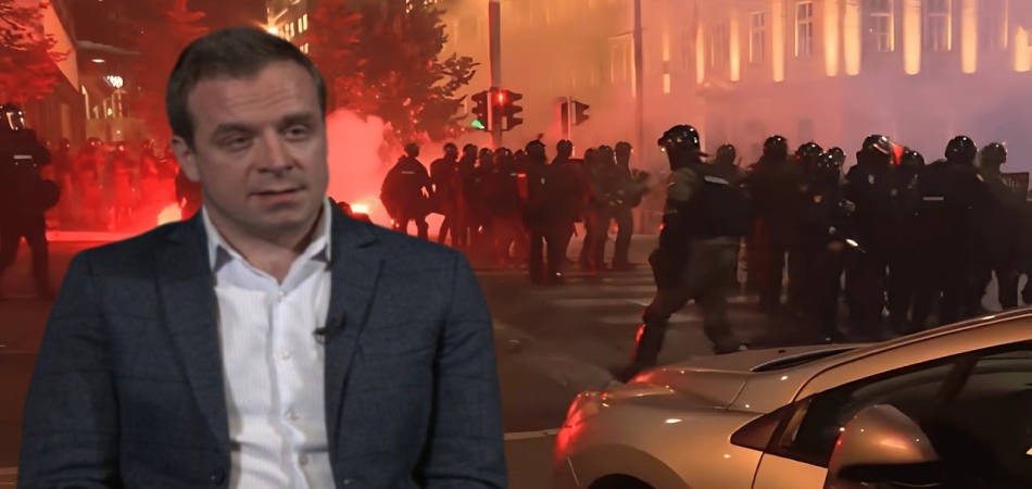 Vučić će biti srušen, ovo je sukob kriminalaca i pristojnog naroda