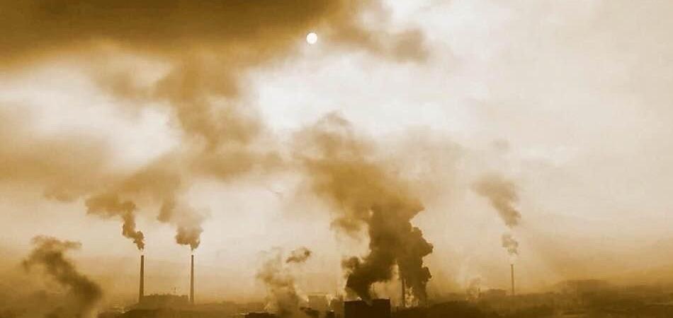 Golf tereni i farma glista iznad spalionice otpada