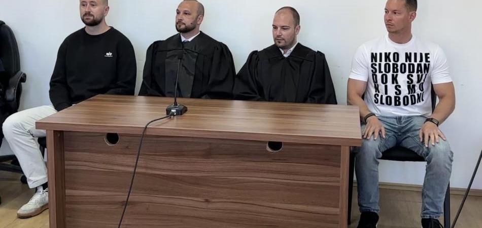 Aktivisti Karton revolucije dobili su sudsku opomenu