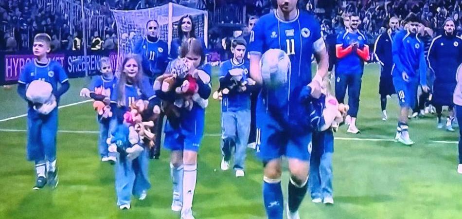 Kapiten je otišao sa djecom i igračkama