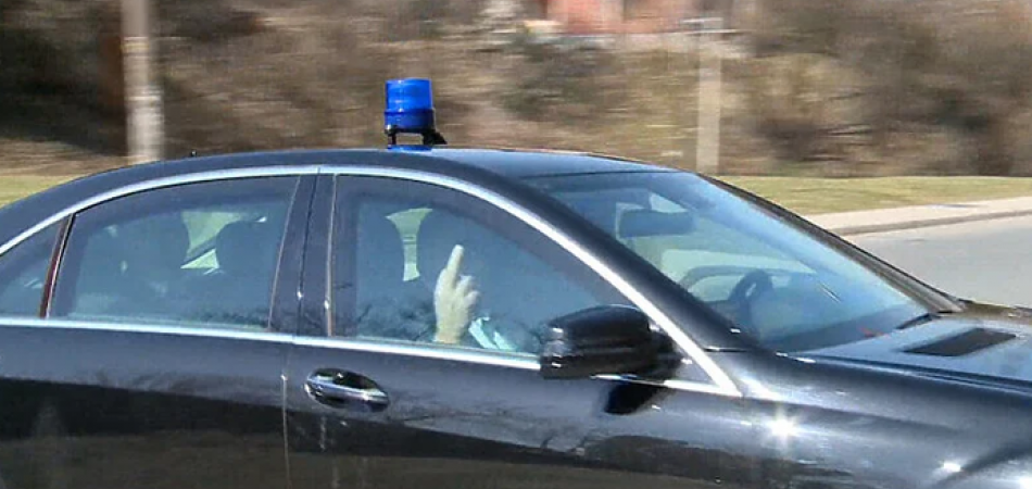 Dodikova moć na krilima tuđih miliona