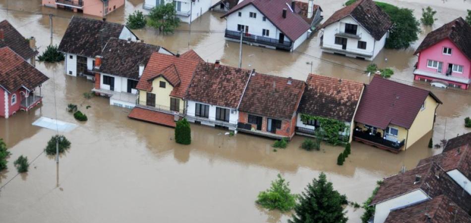 POPLAVE U BIH: Najteže u Šamcu, Orašju, Brčkom i Bijeljini - Maglaj, Doboj, Zavidovići i Olovo se čiste od mulja