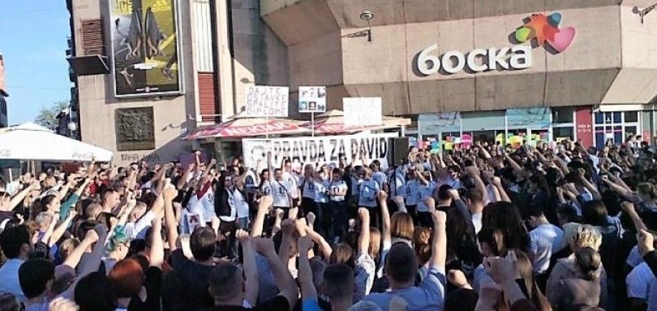 Vlast premješta aktiviste iz Banja Luke u druge gradove