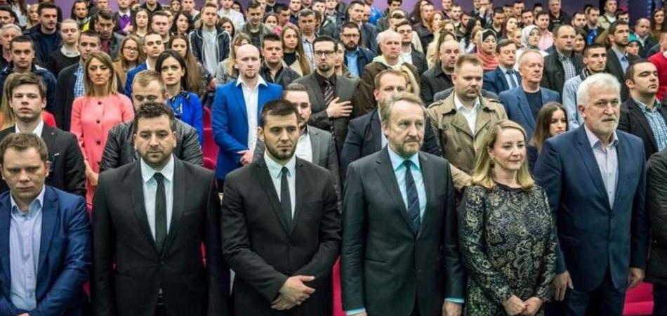 Iz stranke isključili optužene, ostavili osuđene članove!
