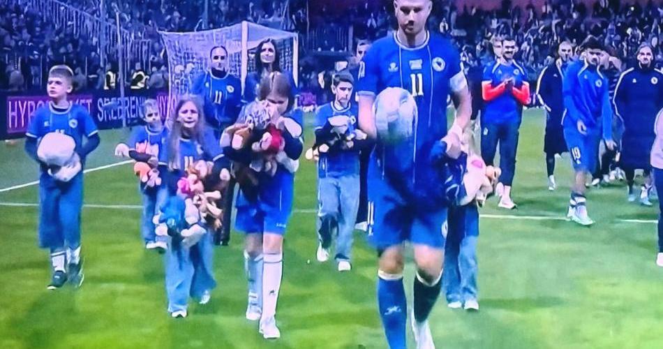 Kapiten je otišao sa djecom i igračkama