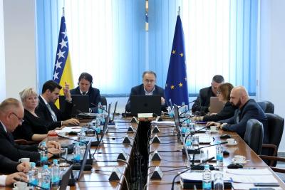 Osim plata, ministrima i savjetnicima rastu i naknade za odvojeni život