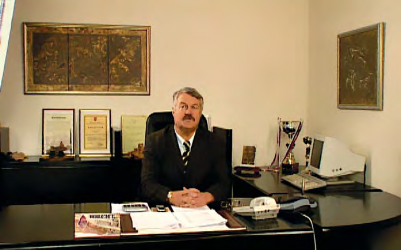 LEKTIRA ZA GODIŠNJI: Radnici Boksita moraju pročitati direktorove knjige, a on će ih ispitati nakon ljeta!