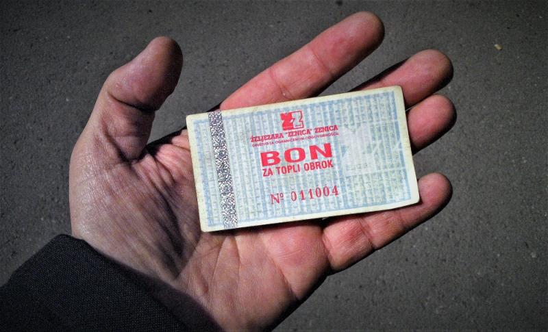 Drina na protestima, Marlboro u limuzini