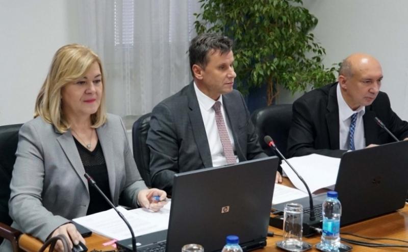 Ekonomija stagnira, ključni reformski zakoni još nisu usvojeni