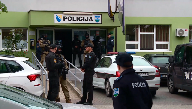 Hapšenje policajaca i osoba povezanih sa kriminalom u firmi Lager