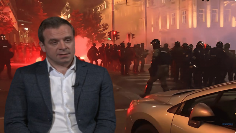 Vučić će biti srušen, ovo je sukob kriminalaca i pristojnog naroda