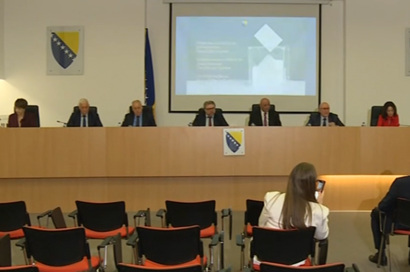 Siniša Karan ima 3% prednosti ispred Branka Blanuše
