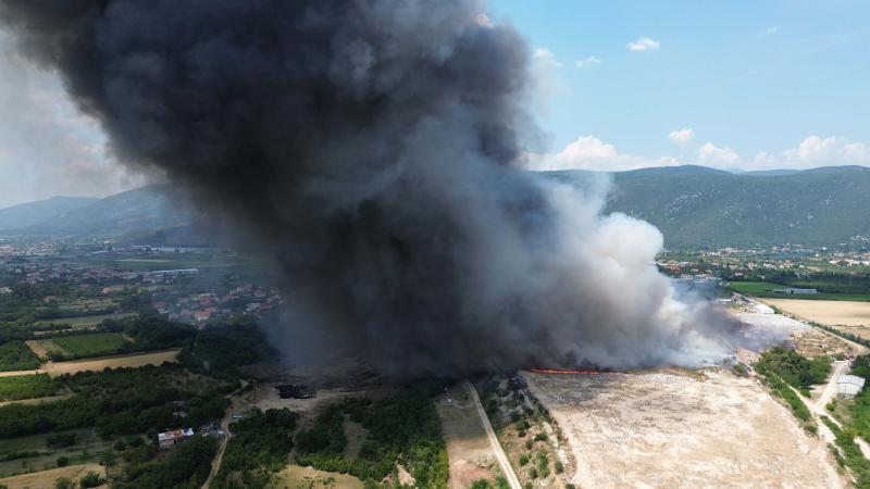 Zbog požara na deponiji Uborak ugroženo je 120 hiljada stanovnika Mostara i regije