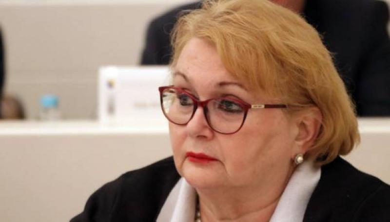 Ministrica vanjskih poslova na službeni put u SAD vodi personalnog asistenta - sina Alija