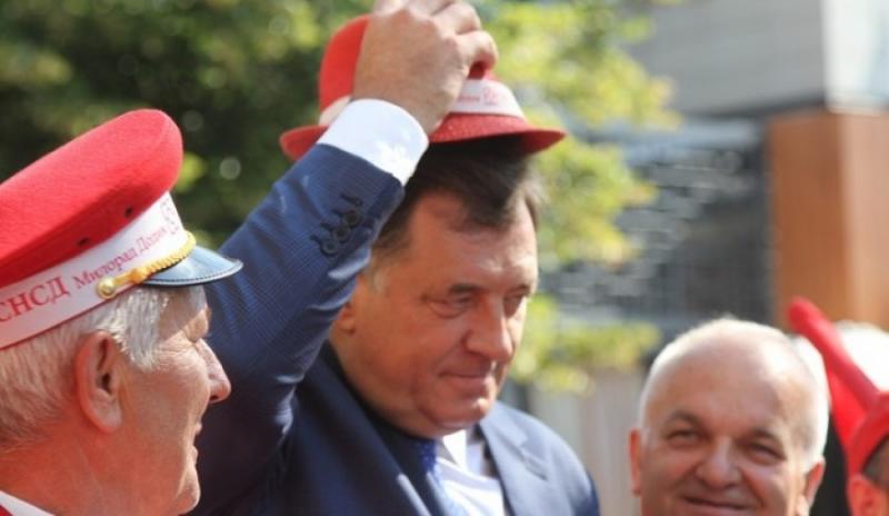 Dodik nagrađuje kadar SDP-a milionskim poslovima